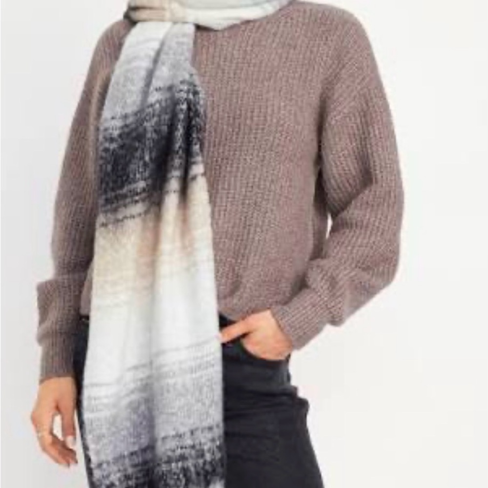 Old Navy Cream and Black Stripe Scarf
